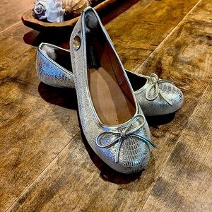TASMANUGG Gold/Silver Slip on Flats size US 8 from Australia Very little wear